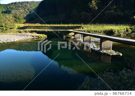 ふるさとの風景　四万十川上流高樋（たかひ）の沈下橋 96766714