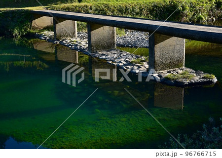 ふるさとの風景　四万十川上流高樋（たかひ）の沈下橋 96766715