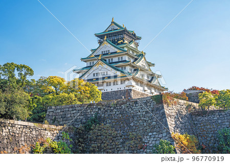 【秋の大阪城公園】大阪城天守閣 【秋の大阪城公園】大阪城天守閣 96770919