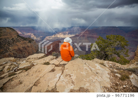 Hike in Grand Canyon 96771196