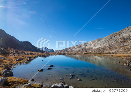 Mountains lake 96771206