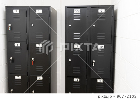 Several of modern black lockers 96772105