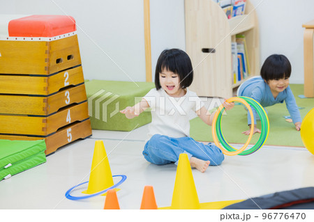 保育　運動　習い事　幼児　 96776470