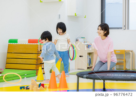 保育　運動　習い事　幼児　 96776472