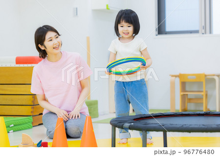 保育　運動　習い事　幼児　 96776480