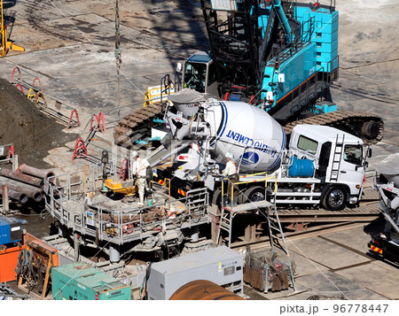 大型建築物の基礎工事 96778447