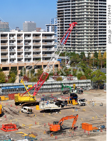 大型建築物の基礎工事 96778449