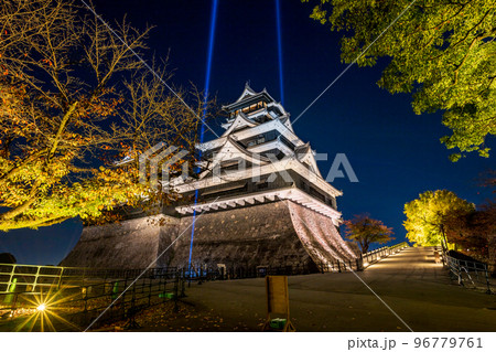 秋の夜紅葉の熊本城とライトアップとお城祭り 秋の夜紅葉の熊本城とライトアップとお城祭り 96779761
