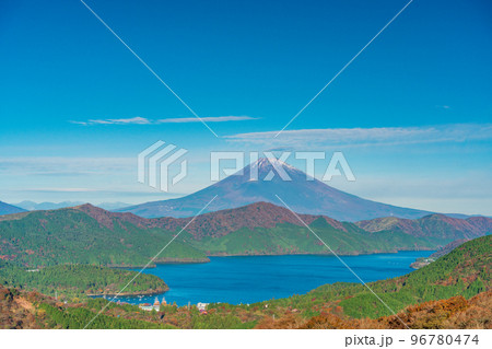 (神奈川県)晩秋の箱根大観山から望む、富士山 (神奈川県)晩秋の箱根大観山から望む、富士山 96780474