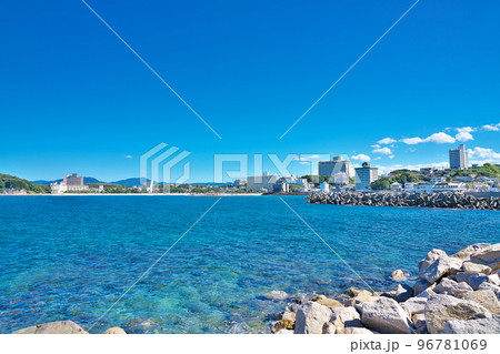 【白浜の温泉街】 和歌山県西牟婁郡白浜町 【白浜の温泉街】 和歌山県西牟婁郡白浜町 96781069