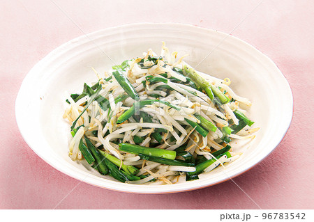 もやしとニラの野菜炒め調理イメージ もやしとニラの野菜炒め調理イメージ 96783542