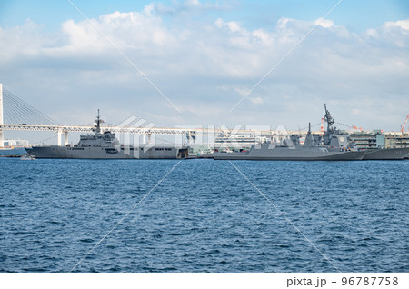 海上自衛隊護衛艦もがみ、あたご、輸送艦くにさき 海上自衛隊護衛艦もがみ、あたご、輸送艦くにさき 96787758