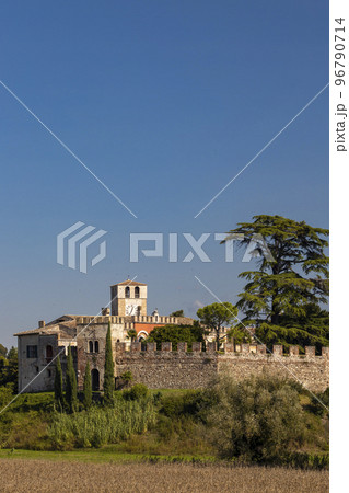 Castello di Castellaro Lagusello, UNESCO site,  Lombardy region, Italy 96790714