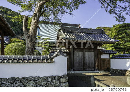 佐伯 養賢寺 山門 大分県佐伯市 佐伯 養賢寺 山門 大分県佐伯市 96790741