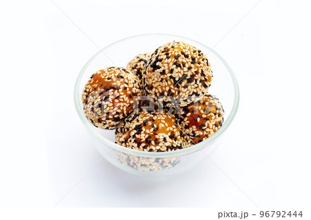 Thai dessert, Kanom Kai Hong. Sesame balls, mung bean filling 96792444