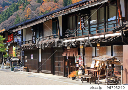 中山道木曽路　奈良井宿の町並み 96793240
