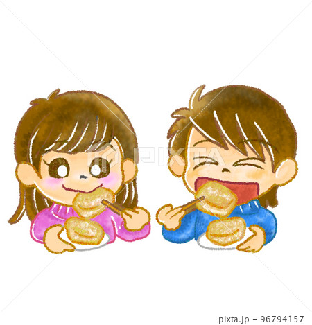 きなこ餅を食べる子ども達 96794157