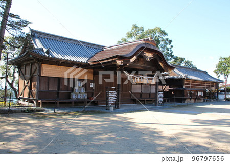 室津のまちなみ　賀茂神社　拝殿・絵馬堂　兵庫県たつの市御津町室津 96797656