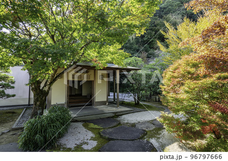 佐伯 佐伯市茶室・汲心亭 更深軒 大分県佐伯市 佐伯 佐伯市茶室・汲心亭 更深軒 大分県佐伯市 96797666