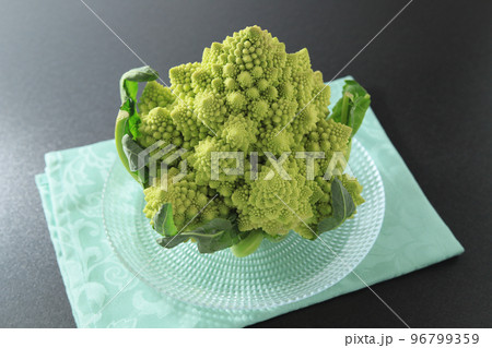 イタリア野菜、ロマネスコ 96799359