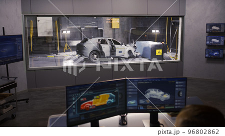 Engineer in crash test lab 96802862