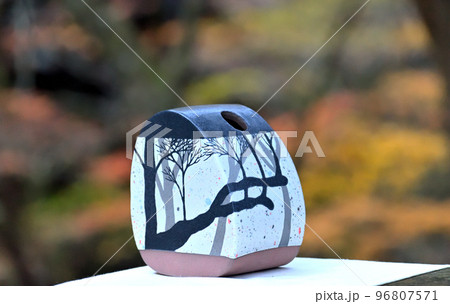 背景はスッカン沢の紅葉です 背景はスッカン沢の紅葉です 96807571