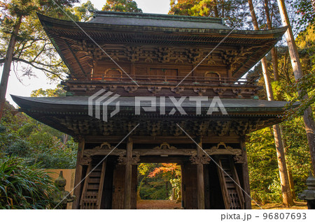 清水寺（福岡県みやま市）の山門 96807693