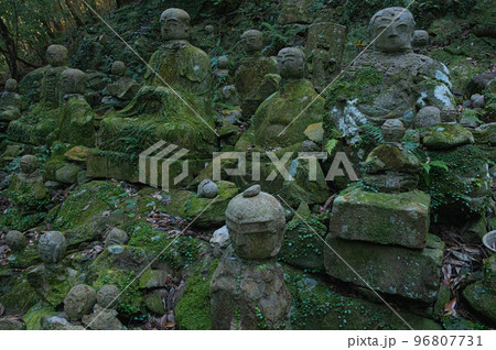 清水寺（福岡県みやま市）の五百羅漢 96807731