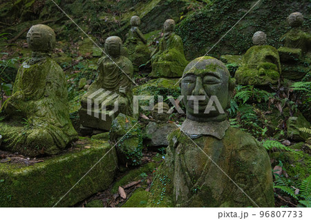 清水寺（福岡県みやま市）の五百羅漢 96807733