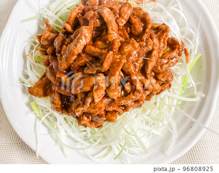 中国北京料理・京醤肉絲(豚ヒレ細切り肉の甘味噌炒め) 中国北京料理・京醤肉絲(豚ヒレ細切り肉の甘味噌炒め) 96808925