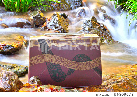 花の器(焼き物と自然と季節の香り) 花の器(焼き物と自然と季節の香り) 96809078