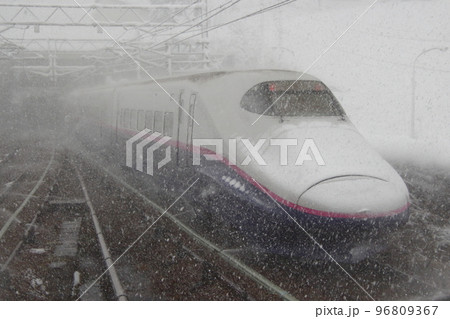 冬の上越新幹線E2系1000番台 96809367