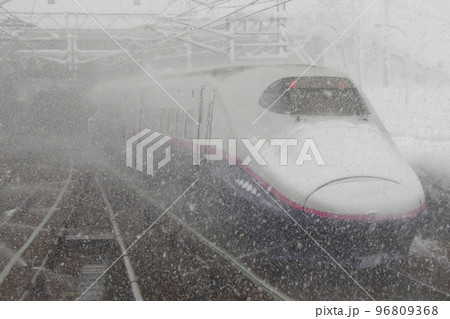 冬の上越新幹線E2系1000番台 冬の上越新幹線E2系1000番台 96809368