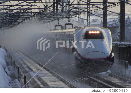冬の上越新幹線E2系1000番台 冬の上越新幹線E2系1000番台 96809419
