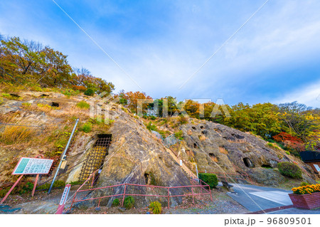 吉見百穴の秋 96809501