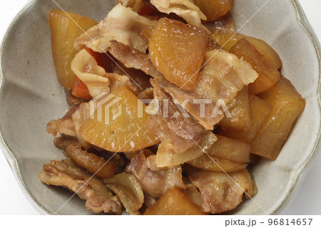 豚バラと大根の煮物 豚バラと大根の煮物 96814657