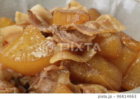 豚バラと大根の煮物 豚バラと大根の煮物 96814663