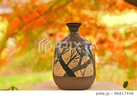 紅葉に包まれて 紅葉に包まれて 96817446