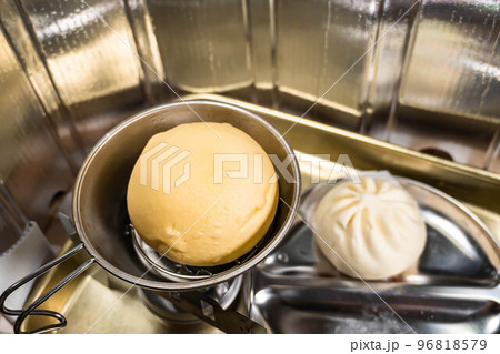 シェラカップで蒸し料理 シェラカップで蒸し料理 96818579