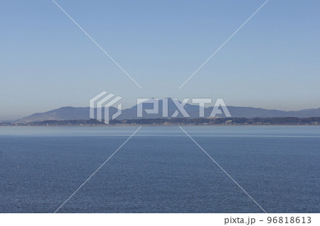 大須賀津農村公園NOから霞ヶ浦越しに望む、快晴の筑波山 大須賀津農村公園NOから霞ヶ浦越しに望む、快晴の筑波山 96818613