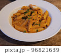 雲丹のクリームペンネパスタ写真素材 96821639