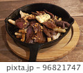 牛肉ステーキとポテトの写真素材 96821747