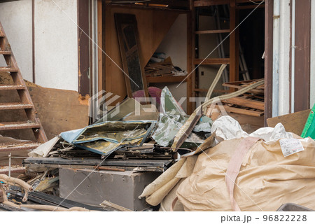 木造家屋の解体で排出した廃棄物 96822228