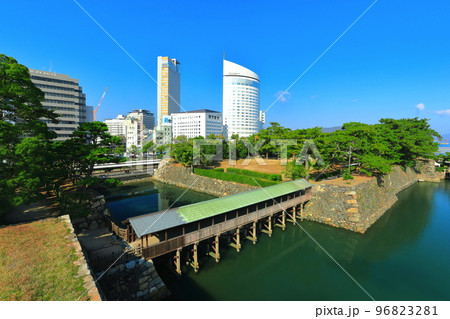 【香川県】玉藻公園からのサンポート高松 【香川県】玉藻公園からのサンポート高松 96823281