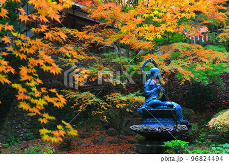 【香川県】根香寺の紅葉(第八十二番札所) 【香川県】根香寺の紅葉(第八十二番札所) 96824494