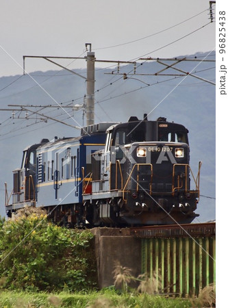 JR西九州の検測車両「マヤ34」 JR西九州の検測車両「マヤ34」 96825438