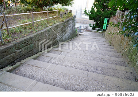 東京荒川区西日暮里の地蔵坂 96826602