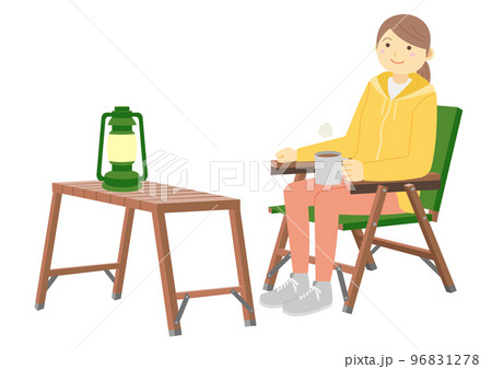 キャンプで椅子に座って休憩する女性のイラスト 96831278