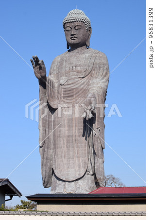 牛久大仏 世界最大のブロンズ立像の写真素材 [96831399] - PIXTA