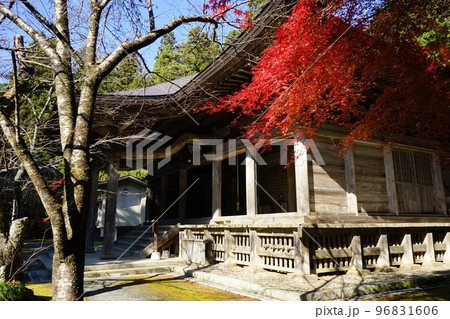 秋の黒石寺 96831606